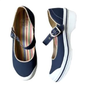 Dansko Sz 38 / US 7 Vegan Valerie Mary
Jane Navy Blue Canvas Clogs Shoes